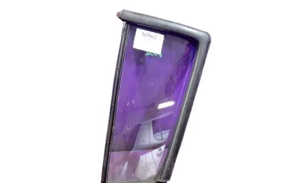 Suzuki Swift I Front door window glass four-door