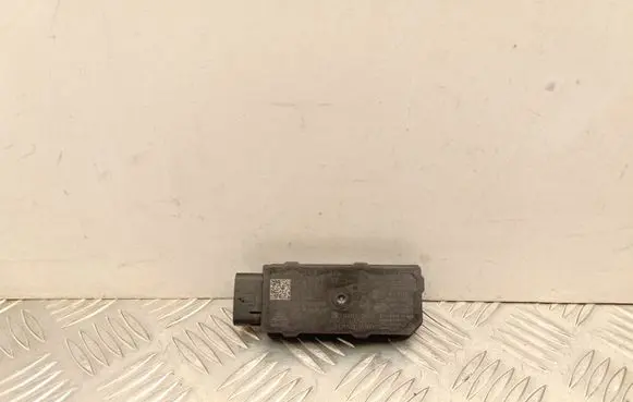 Skoda Enyaq iV Aerial antenna amplifier 5WA962133E