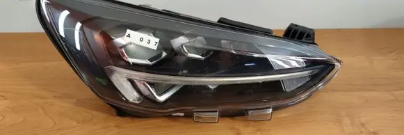 Ford Focus Headlight/headlamp JX7B13E014CD