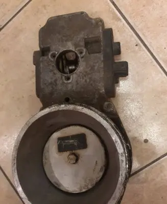 Audi 100 200 5000 C3 Fuel distributor B438121339