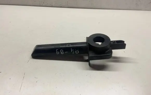 Audi A4 S4 B9 Radiator mount bracket 8W0805201