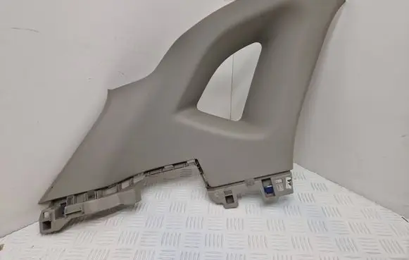 Renault Captur (D)pillar trim (top) 769351245R 631140142