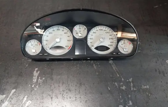 Speedometer (instrument cluster)