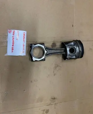 Chevrolet Cruze Piston with connecting rod 