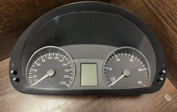 Mercedes-Benz Vito Viano W639 Speedometer (instrument cluster) A6394464321 6394464321
