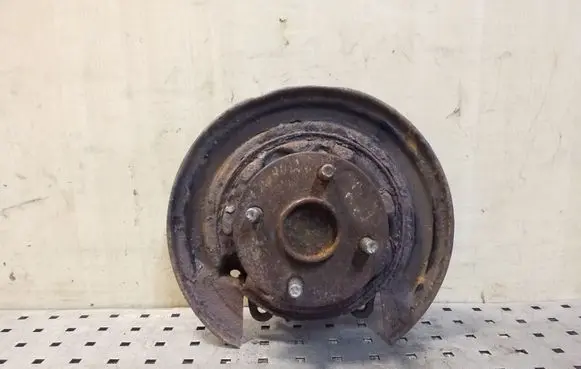 Rear wheel hub spindle/knuckle