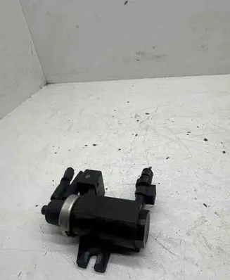 Mercedes-Benz B W245 Turbo solenoid valve A0051535528