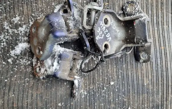 Mazda 323 Front door hinge set 