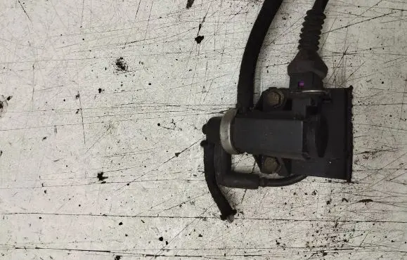 Audi A4 S4 B5 8D Turbo solenoid valve 72190320
