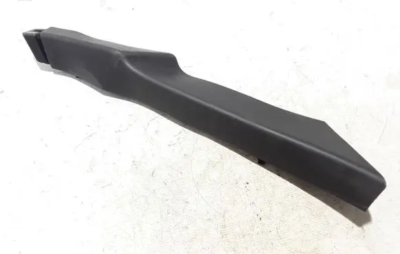 (D)pillar trim (top)