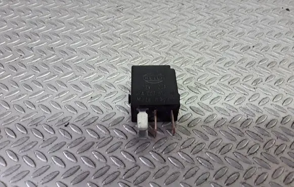 Mercedes-Benz A W168 Other relay 0025421119 4RA00781300