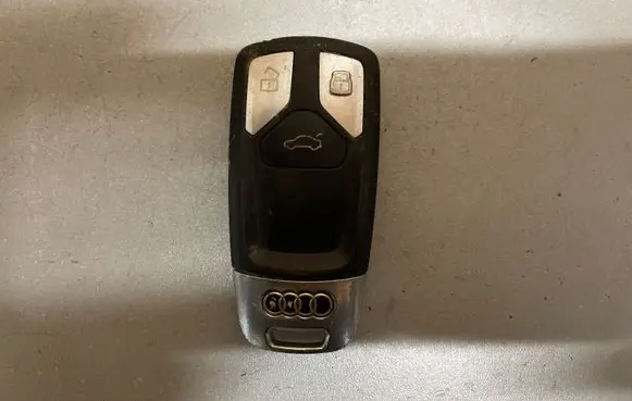 Audi A5 Ignition key/card 