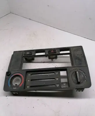 BMW 3 E30 Climate control unit 13858946411