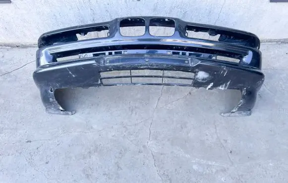 BMW 8 E31 Front bumper 51111940733 1940740 51111940740
