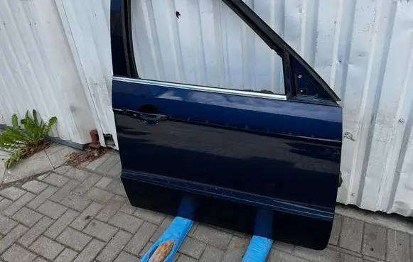 Ford S-MAX Front door