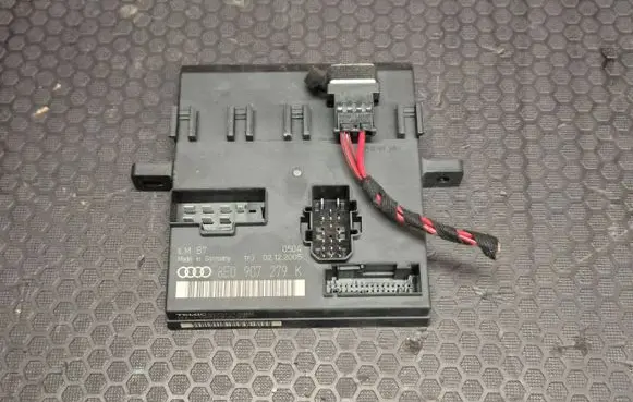 Audi A4 S4 B7 8E 8H Comfort/convenience module 8E0907279K
