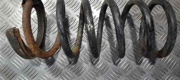 Mitsubishi Space Wagon Rear coil spring
