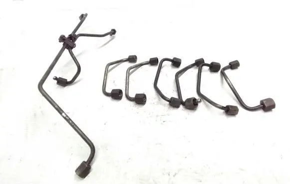 Fuel injector supply line/pipe