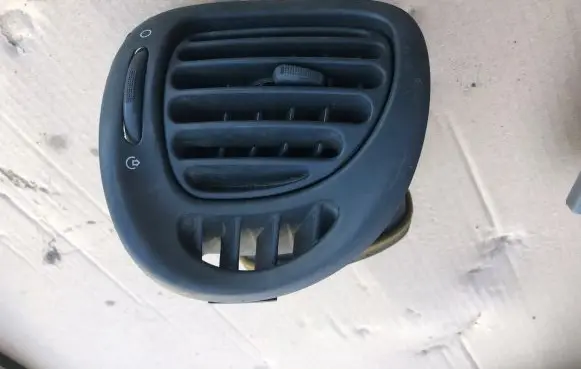 Citroen Xsara Picasso Dashboard side air vent grill/cover trim 9631280177