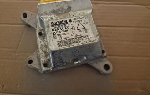 Renault Laguna II Airbag control unit/module 8200138952