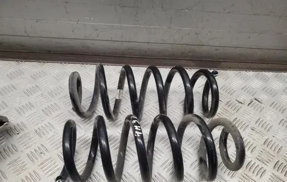 Audi Q7 4M Front coil spring 4M0411105