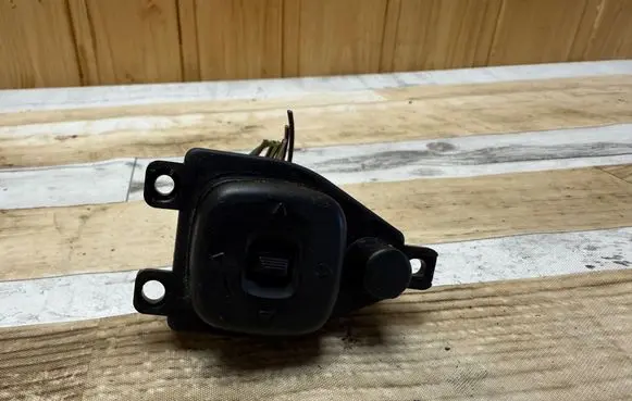 Mazda 2 Wing mirror switch B25D66600 03200310