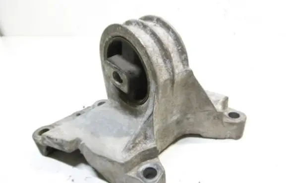 Volvo XC90 Engine mounting bracket 9179014