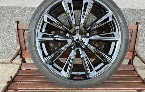 Audi Q8 R23 light alloy rim 4M8601025R