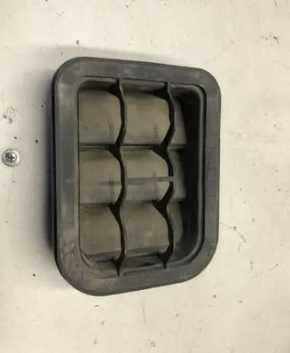 Audi A3 S3 8L Quarter panel pressure vent 1H0819465