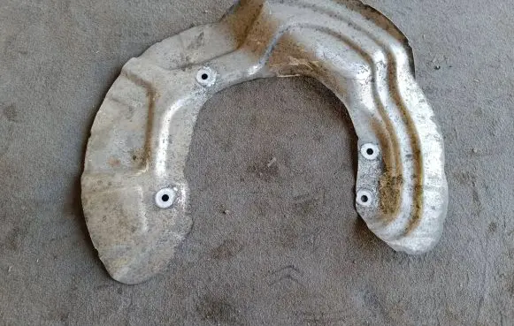 BMW 1 F20 F21 Front brake disc dust cover plate 6792238