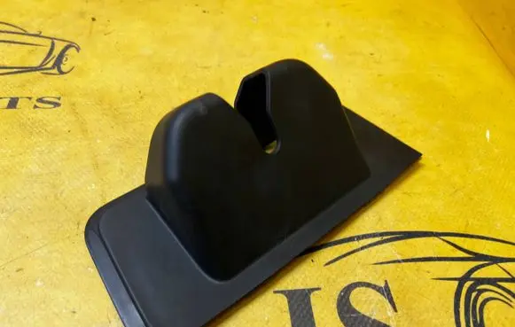 Porsche Macan (95B) Tailgate/boot lid lock trim 95B827520C