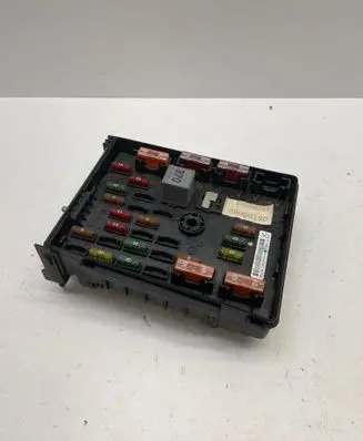 Volkswagen PASSAT B7 Fuse module 3C0937125 63595743 3C080133200112