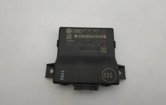 Audi A4 S4 B8 8K Gateway control module 8T0907468R