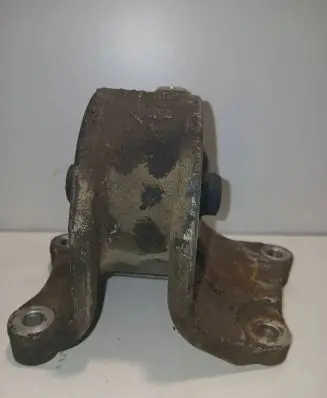 Nissan Almera Tino Engine mount bracket