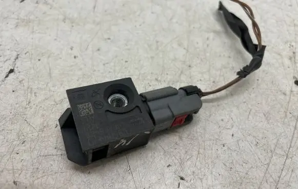 Opel Zafira C Airbag deployment crash/impact sensor 13504470