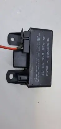 Mercedes-Benz Vaneo W414 Glow plug pre-heat relay 0255452832