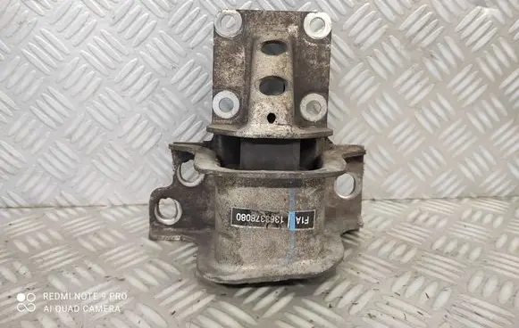 Engine mount bracket