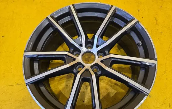 BMW 3 G20 G21 R18 alloy rim 6883522