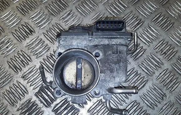 Toyota RAV 4 (XA30) Throttle valve 2203028070
