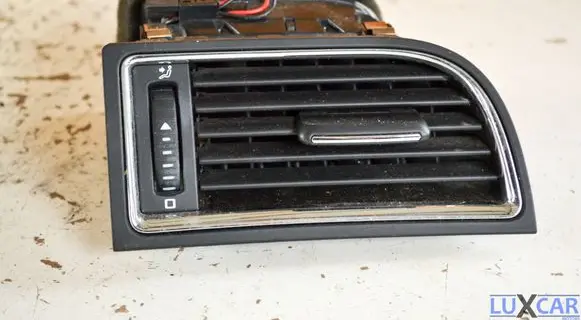 Skoda Superb B6 (3T) Dashboard side air vent grill/cover trim 3T0819702 1461147 W12001