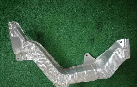 Dacia Dokker Exhaust heat shield 747461086R