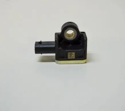 Mercedes-Benz CLA C117 X117 W117 Airbag deployment crash/impact sensor A1668210151
