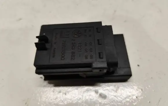 Glow plug pre-heat relay