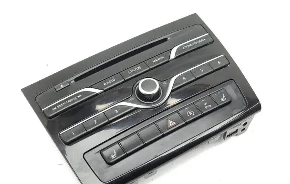 Head unit multimedia control