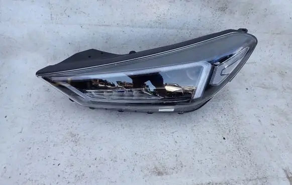 Hyundai Tucson TL Headlight/headlamp
