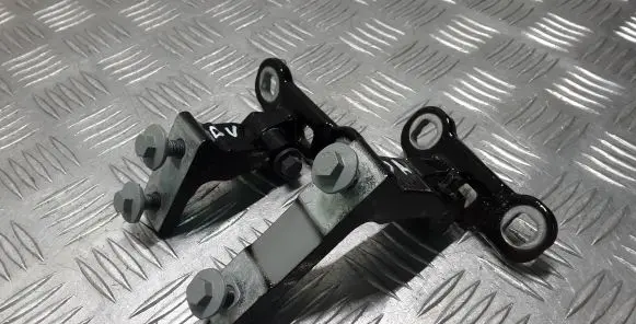 Rear door hinge set