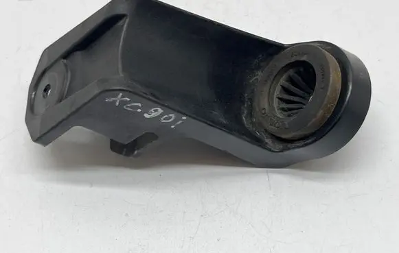 Volvo XC90 Air filter cleaner box bracket assembly 31370343