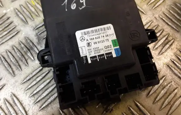 Mercedes-Benz A W169 Door control unit/module 1698207426 A1698207426