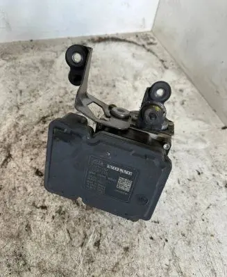 Volvo XC60 ABS Pump 30681619 21240834327793