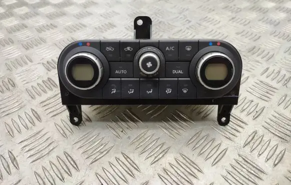 Nissan Qashqai Climate control unit 27500JD45C